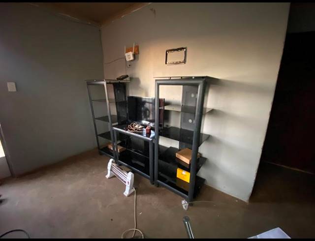 2 BEDROOM HOUSE FOR SALE IN PALM RIDGE EXT 2